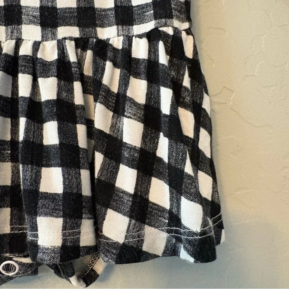 Gigi and Max Parker black and white checks long sleeve skirted bodysuit 12 month